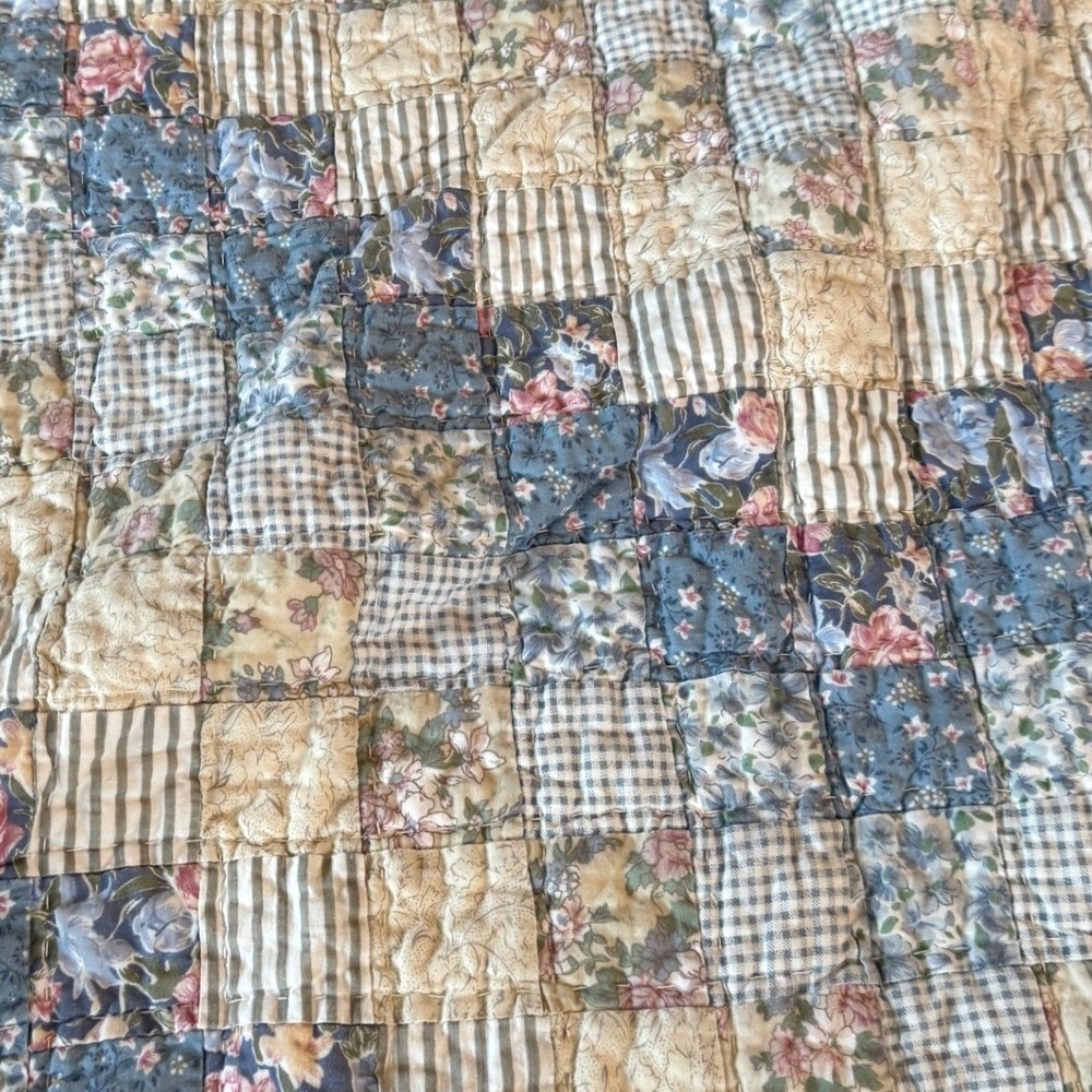 Blue Floral Patchwork - Picture 2 of 12